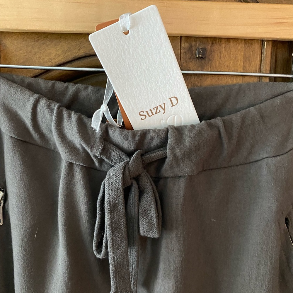 NWT made in Italy Suzy D London Soft Jogger